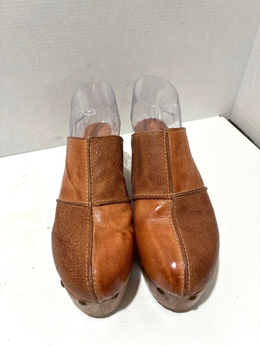 Bed|Stü Mista wooden clogs two-tone patchwork leather flat metal stud detailing - Picture 2 of 9